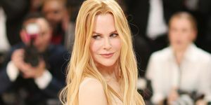 Nicole Kidman se na galavečeru v roce 2023 setkala s řadou kosmetických příjezdů s Karlem Lagerfeldem