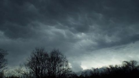 Fotografie diváků z tornádských bouří v jihovýchodní Louisianě.