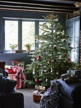 vánoční stromeček představuje dárky