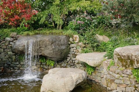biblická společnost zahrada žalmů 23 navržená sarah eberle sponzorovaná biblickou společností svatyně zahrada rhs chelsea květinová výstava 2021 stánek č. 287