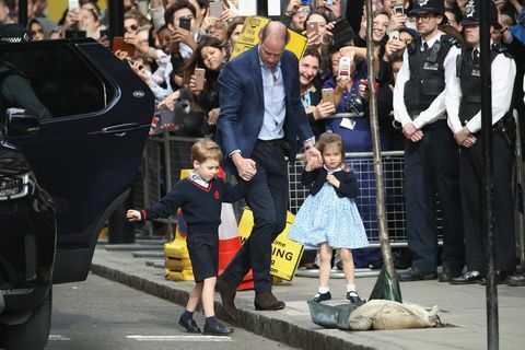 Vévoda a vévodkyně z Cambridge opustili nemocnici se svým novým synem