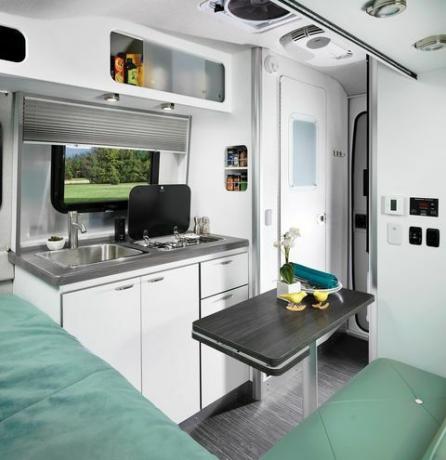 nové airstream hnízdo - nový kompaktní přívěs airstream