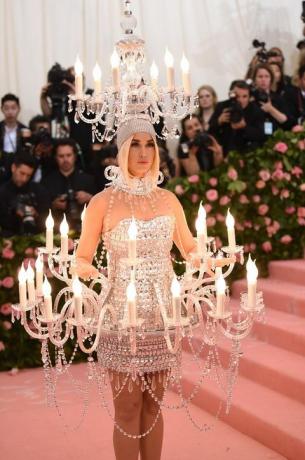 Slavnostní tábor 2019 Met Gala: Poznámky k módě - přílety