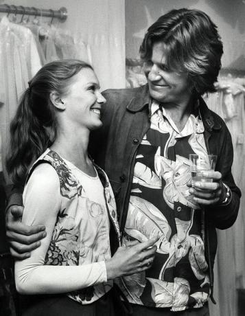 Susan Bridges a Jeff Bridges během otevření kempu butik v kempu Beverly Hills butik v Beverly Hills, Kalifornie, Spojené státy foto od ron galellaron kolekce galella přes getty snímky