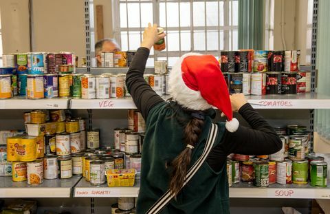 Trussell Trust Food Bank v Liverpoolu distribuuje vánoční zábrany