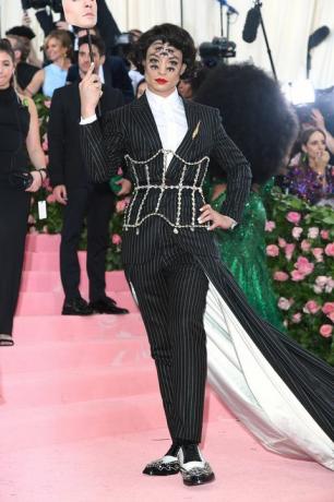 Slavnostní tábor 2019 Met Gala: Poznámky k módě - přílety