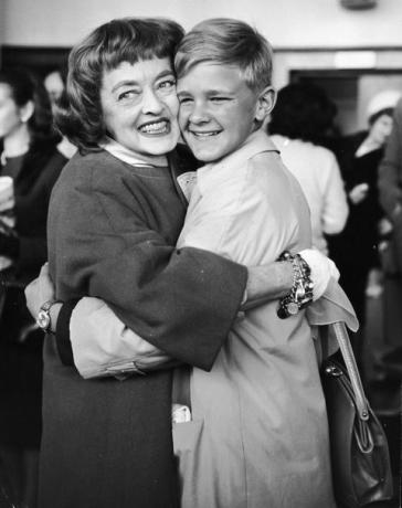 Bette Davis se svým synem, Michaelem.