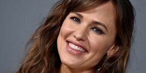 west hollywood, california 13. listopadu jennifer garner se účastní 10letého galavečera baby2baby předneseného paul mitchellem v pacifickém designovém centru 13. listopadu 2021 v západním hollywoodu v Kalifornii foto: axellebauer griffinfilmmagic