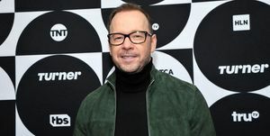 pasadena, ca. 11. února donnie Wahlberg pózuje v zelené místnosti během zimního tiskového turné tca turner 2019 v langham huntington hotel and spa dne 11. února 2019 v pasadeně, Kalifornie 505702 fotografie od john sciulligetty obrázky pro soustružník