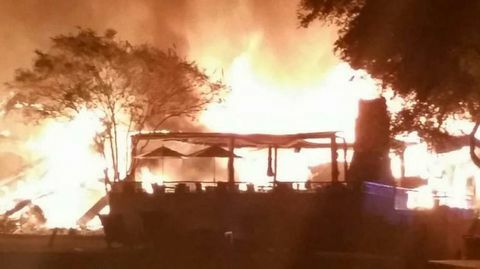 Oheň shoří George Strait-vlastnil Tapatio Springs Resort v Texasu