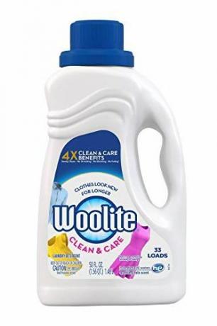 Tekutý prací prostředek Woolite Clean & Care