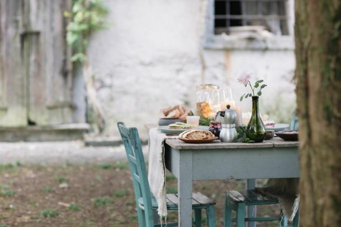 venkovská chata jídelní stůl jak čistit zahradní nábytek