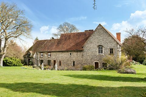 jedna z nejstarších nemovitostí v Británii k pronájmu