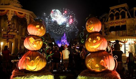 best-halloween-festivaly-mickeys-not-tak-strašidelné-halloween-party