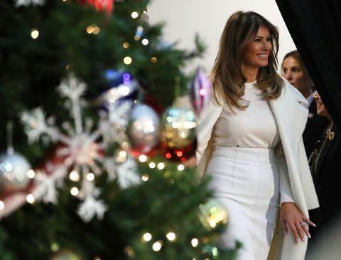 Melania Trump čte pacientům v dětské nemocnici DC Vánoční příběh