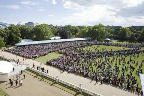 Královna Elizabeth II hostí zahradní slavnost v Buckinghamském paláci