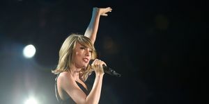 taylor zpívá druhého rodáka z písničkářů a hudební hvězda taylor swift vystupuje v lincoln financial field, philadelphia photo by jeremy drey 6132015 photo by jeremy dreymedianews groupreading eagle via getty snímky