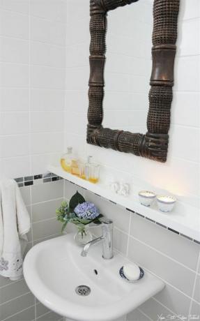 p Žádná ješitnost, žádný problém! Stačí přidat jeden z a href" http: www.housebeautiful.comlifestyleorganizing-tipsg2784ikea-bathroom-hacks? slide1" target" _blank" plovoucí obrazová lišta IKEA pod zrcadlem a nad umyvadlem pro praktické místo pro uchování vašeho parfému sběr a bavlněné tampony.ppem data-redactor-tag" em" a href" http: www.yasamstil.com201306banyo-ilham" target" _blank" Více na Yasam Stále »aemp