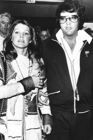 elvis presley a priscilla na jejich rozvodovém jednání