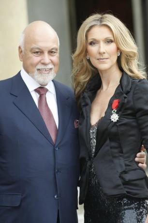 Celine Dion obdrží „Legii d'Honneur“ francouzským prezidentem Nicolasem Sarkozym v paláci Elysee v Paříži, 22. května 2008.