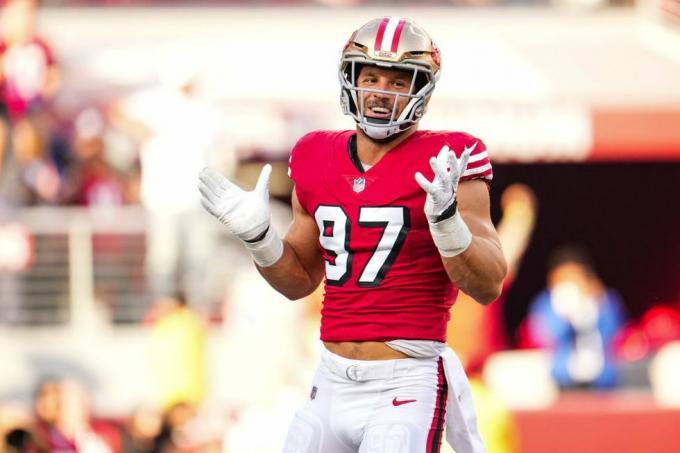 santa clara, ca 21. září nick bosa 97 ze san francisco 49ers slaví na stadionu levis 21. září 2023 v santa clara, kalifornie foto od cooper neillgetty images